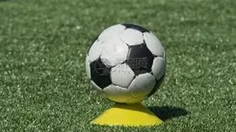 “五年征程，崔永熙成NBA首位华裔球员，豪哥勉励：无畏挑战”